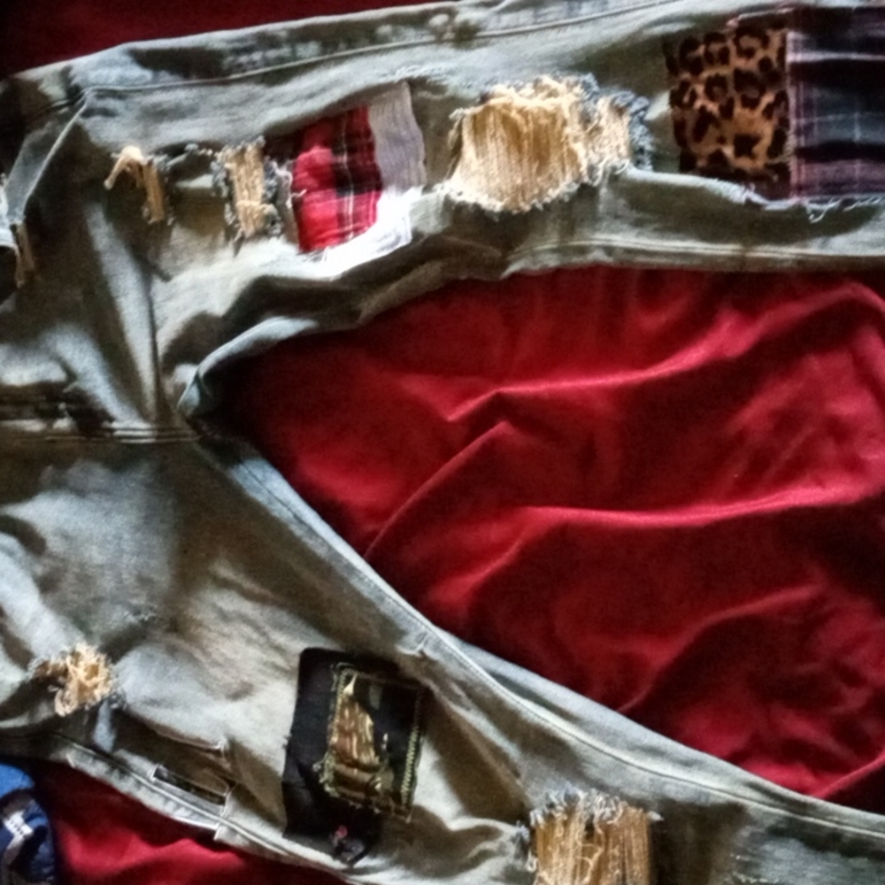 Jeans - Picture 3 of 3